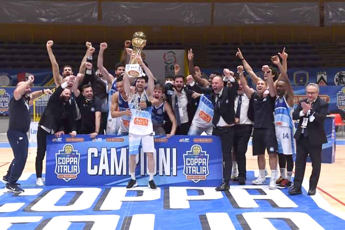 Gevi Napoli nella storia con la Coppa Italia di A2: quarto trofeo nazionale per il basket partenopeo