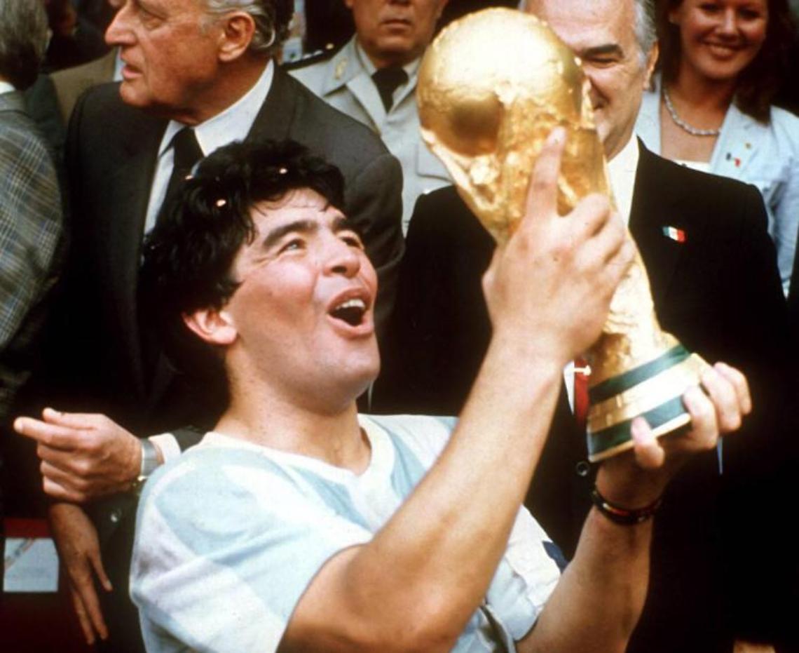 Maradona, all'asta maglia della “mano de Dios": base di oltre 5 milioni