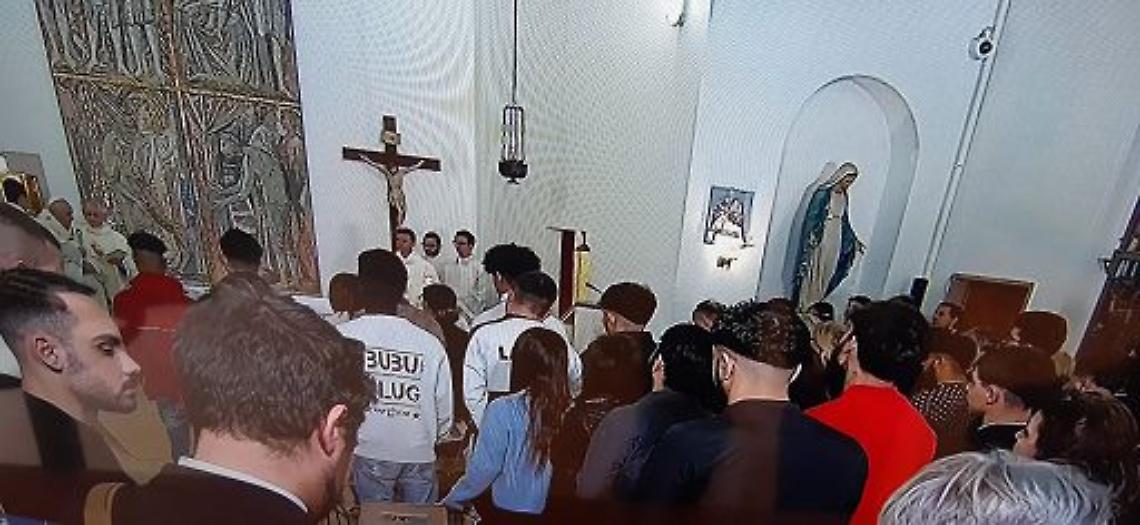 Papa Francesco, il rito della lavanda dei piedi nel carcere minorile