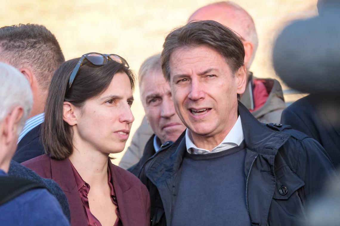 Pd-M5S, volano gli stracci