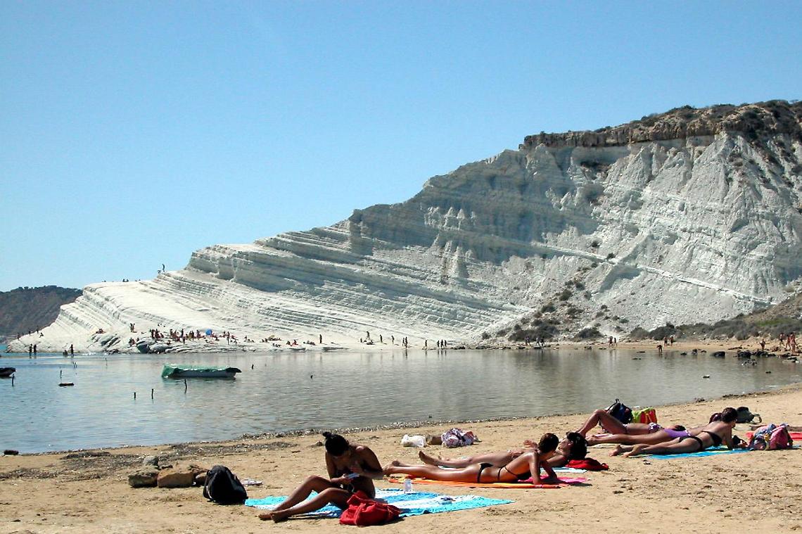 Green pass, coprifuoco e isole Covid-free: le regole per l'estate
