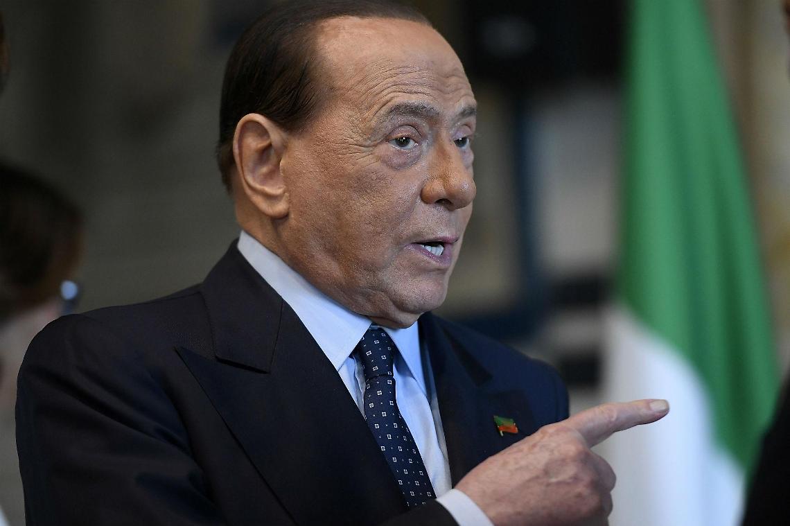 Fi, Berlusconi lancia convention di maggio a Napoli