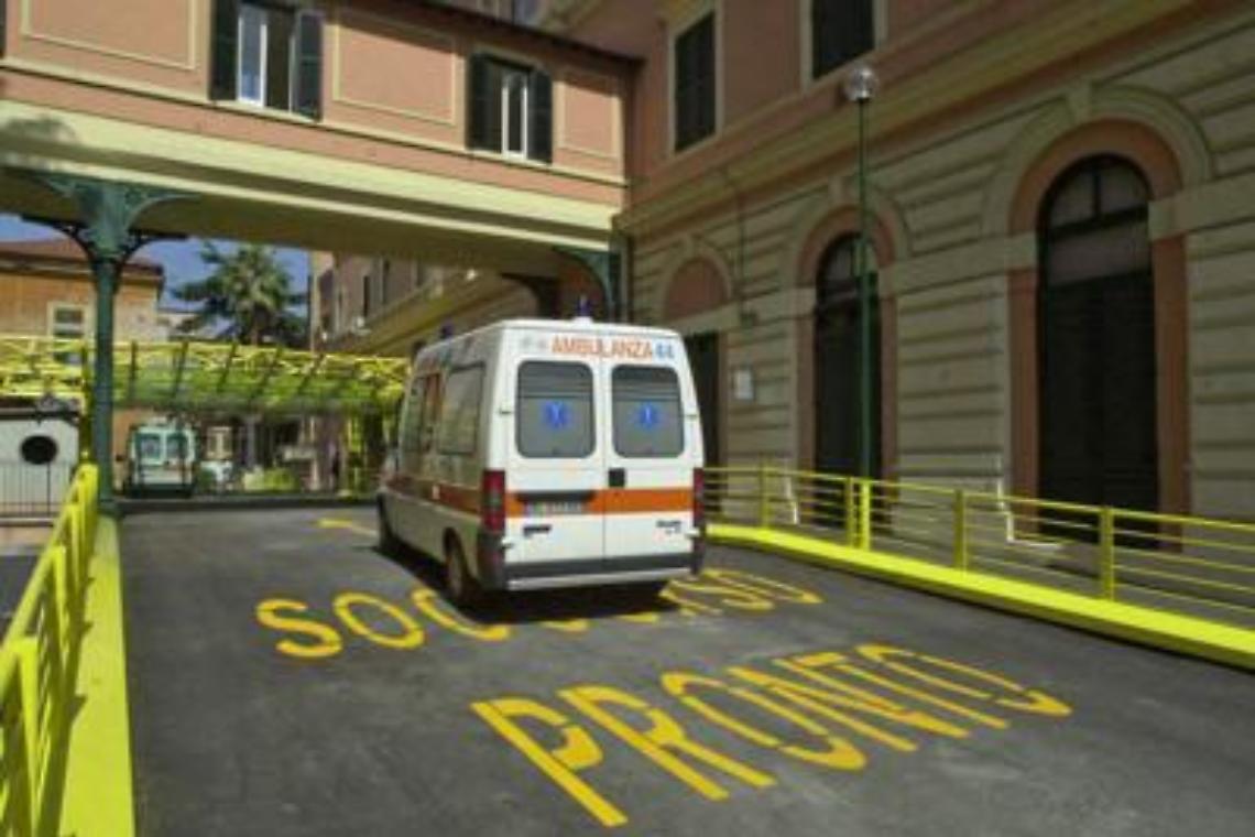 Roma, fermato uomo che ha pestato infermiere