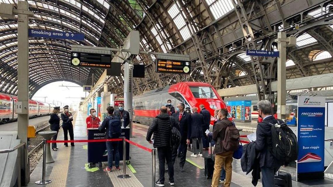 Molestie sessuali sul treno da Gardaland: identificati molti giovanissimi 