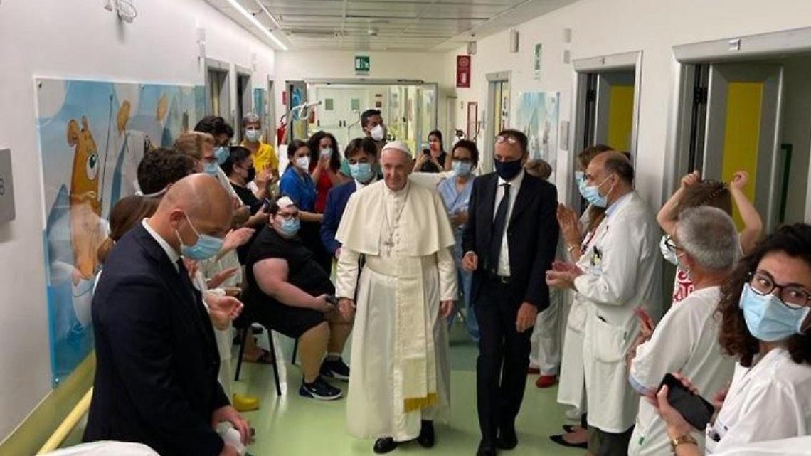 Papa Francesco in ospedale per controlli programmati