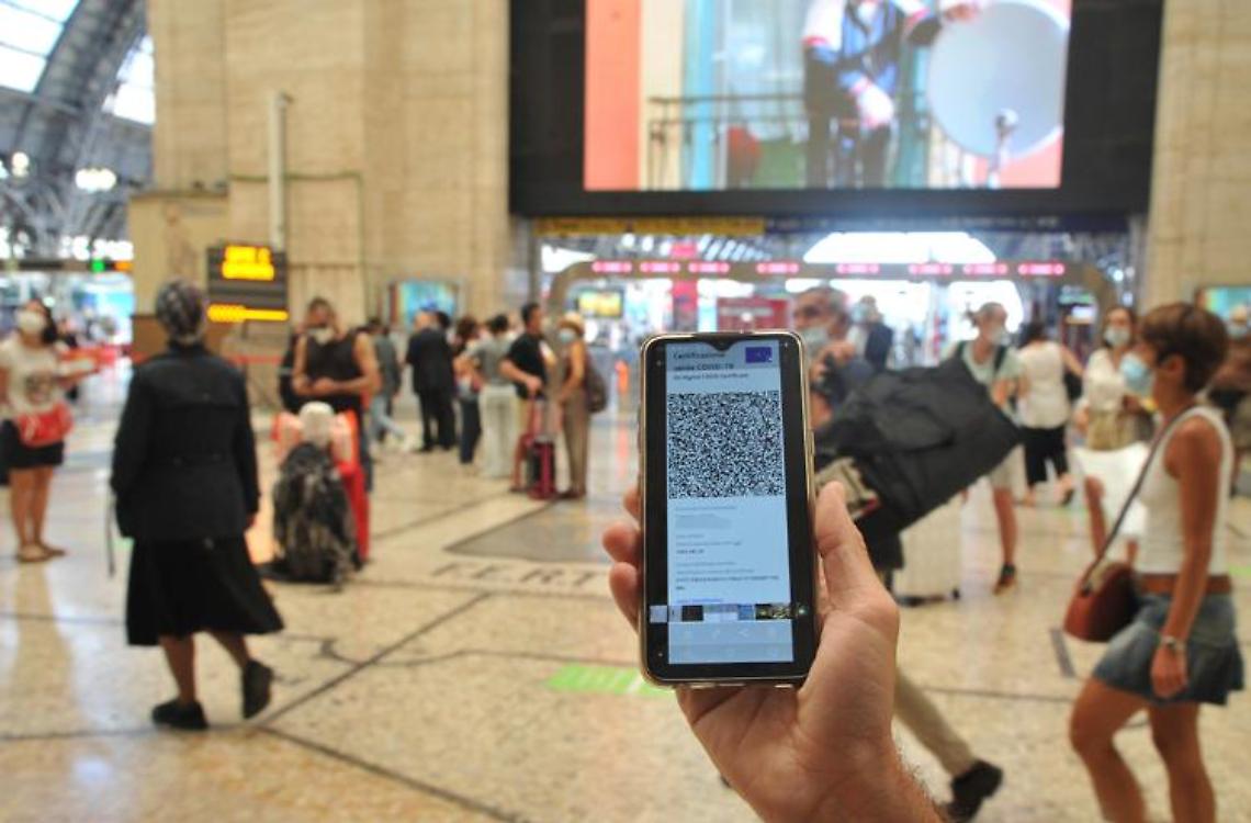 Green Pass Italia obbligatorio da oggi: come scaricarlo, dove e quando serve 