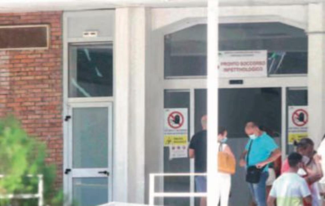 Campania, contagi senza freni: altri 670 Aumentano i ricoveri