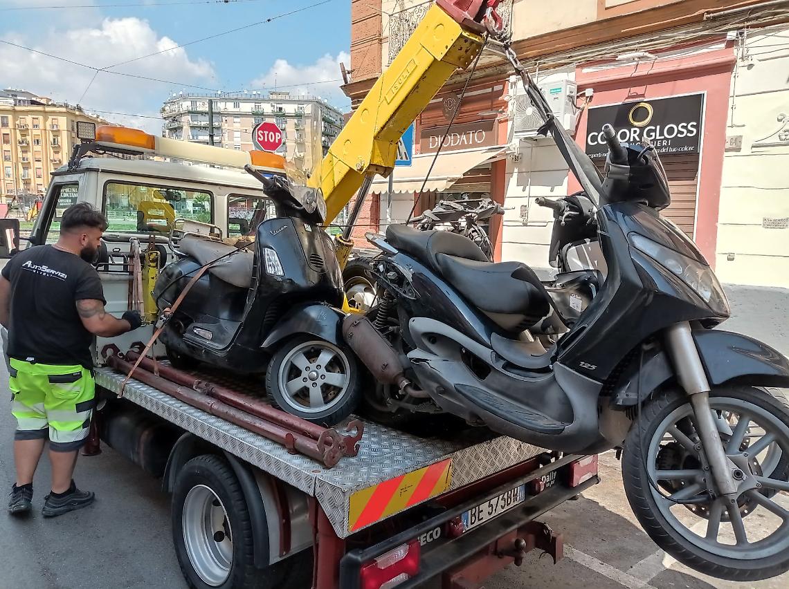 Centro storico, rimossi 28 veicoli abbandonati