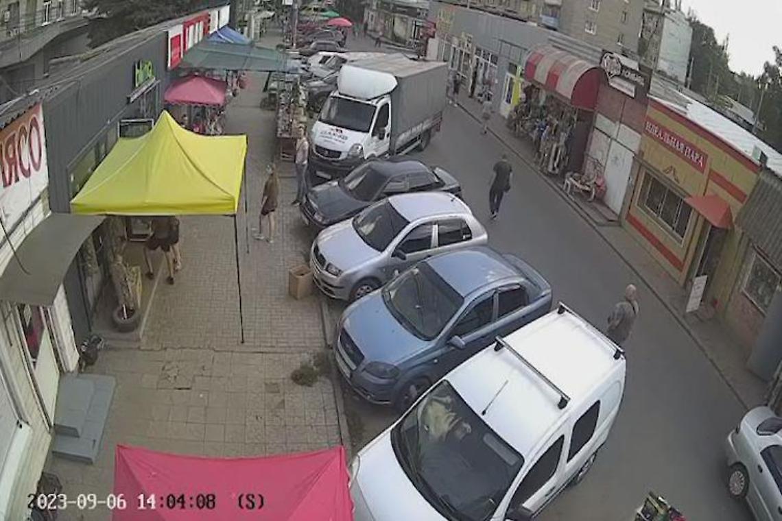 Ucraina, missili Russia sul mercato: 17 morti