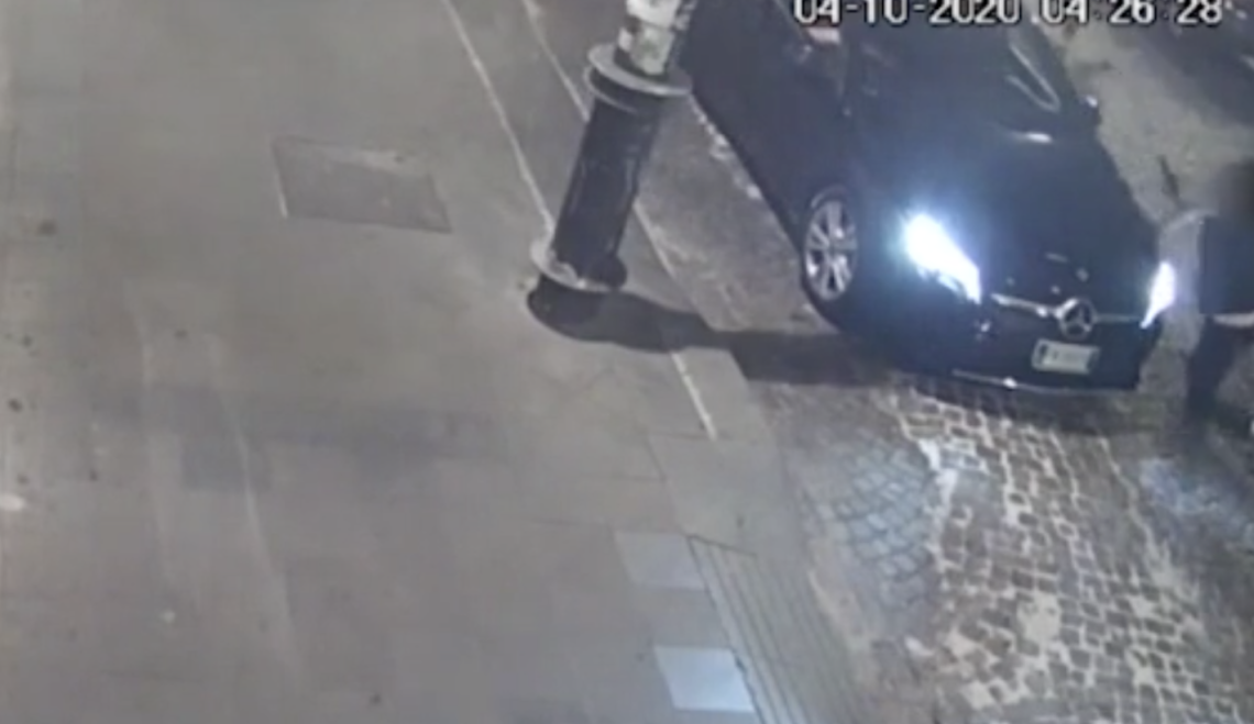 Rapinatore 17enne ucciso, il video della rapina