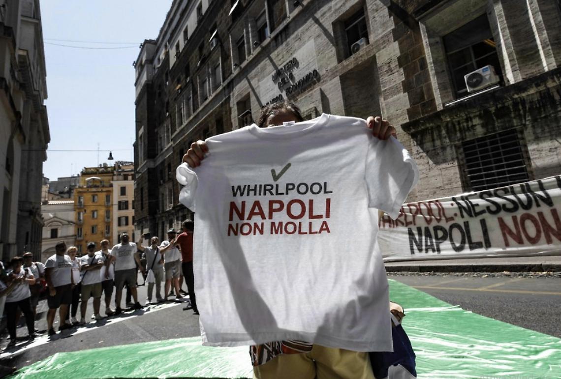 Whirlpool Napoli, Consorzio prende tempo su hub