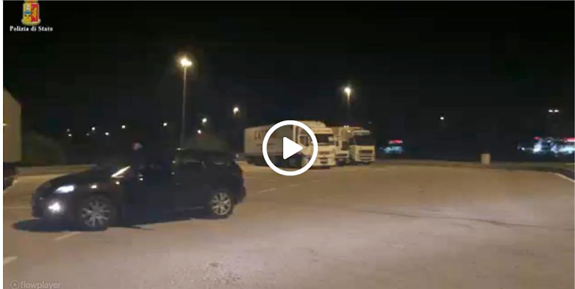 Caserta, rubavano gasolio ai Tir: 4 arresti, c'è anche un vigilantes