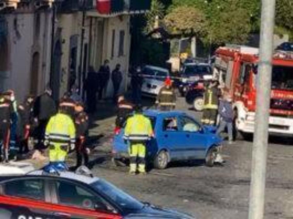 Si schianta con l’auto, morto 19enne
