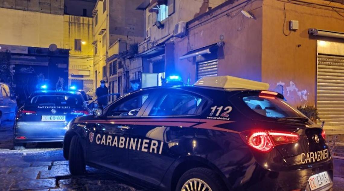 Bomba carta esplode davanti alla pescheria