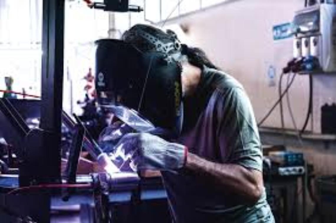 Pil Italia, stime migliorate: +3,7% nel 2022 e -0,1% nel 2023 