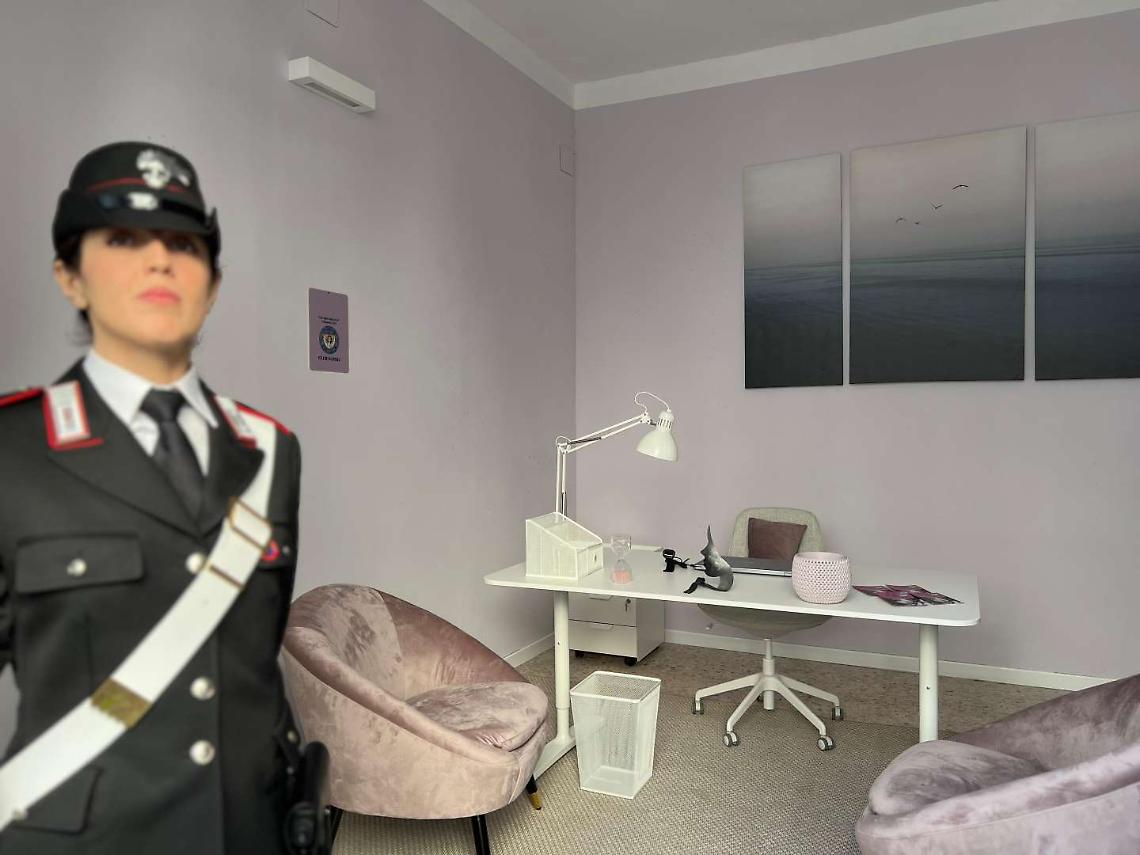 Violenza donne: a Napoli arriva una "Stanza tutta per sé"