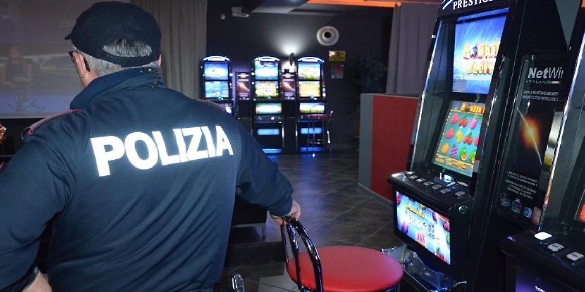 Sorpresi in sala scommesse, multati