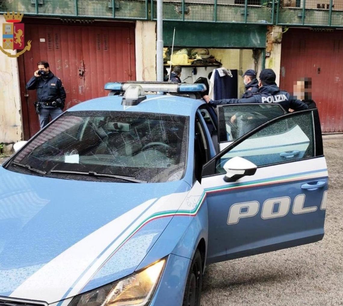 In auto con un fucile, fermati in tre: due sono minorenni