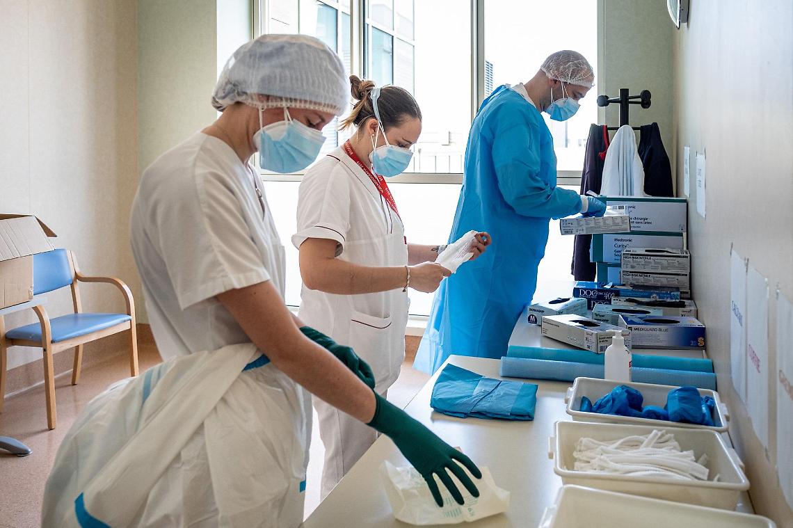 Covid, gli infermieri napoletani: «Assistenza a rischio»