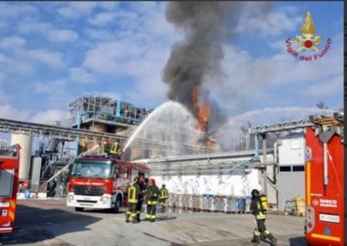 Esplode azienda chimica nel Comasco: 7 feriti