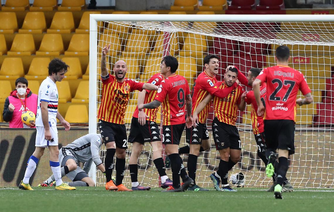 Benevento-Sampdoria 1-1, agli stregoni non basta Caprari 