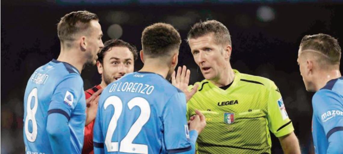 Napoli, un’altra delusione: il Milan acciuffa i tre punti. Ma Orsato nega un rigore