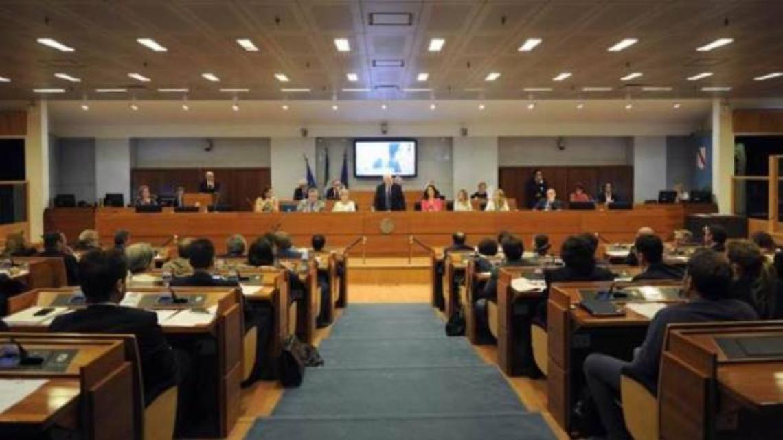 Ucraina, un minuto di silenzio in consiglio regionale Campania per le vittime