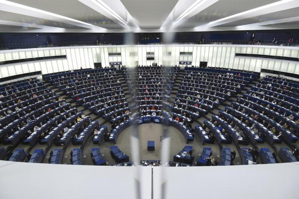 Guerra in Ucraina, Europarlamento: «Embargo totale su gas e petrolio a Russia»