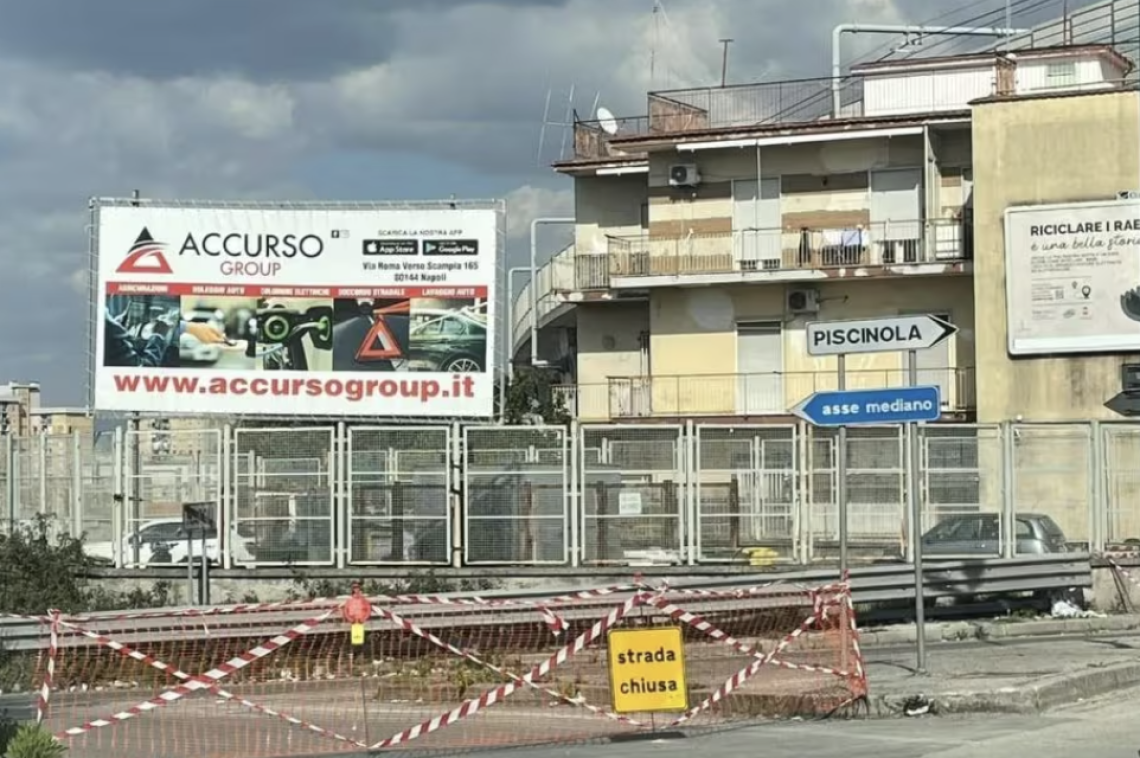 Rubano metri di guardrail, traffico in tilt nell'area nord di Napoli