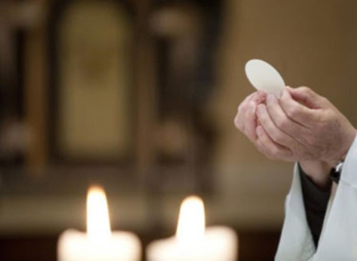 Fase 2, accordo tra governo e Cei: Messe con i fedeli dal 18 maggio