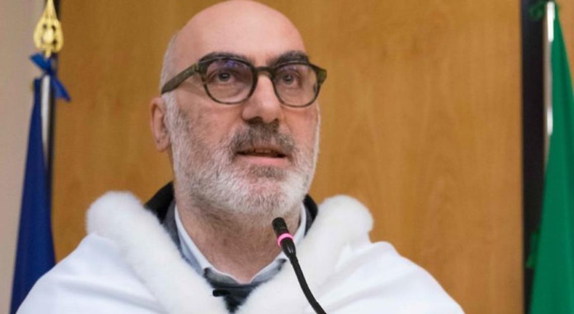 «Sesso in cambio di esami», sospeso docente di Giurisprudenza alla Federico II
