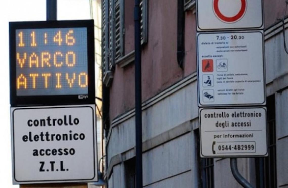 Fase 2 a Napoli, dall'11 maggio tornano attivi tutti i varchi Ztl