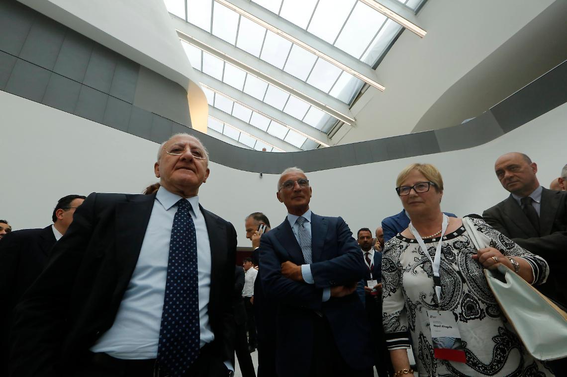 De Luca: evitare che resti una cattedrale nel deserto