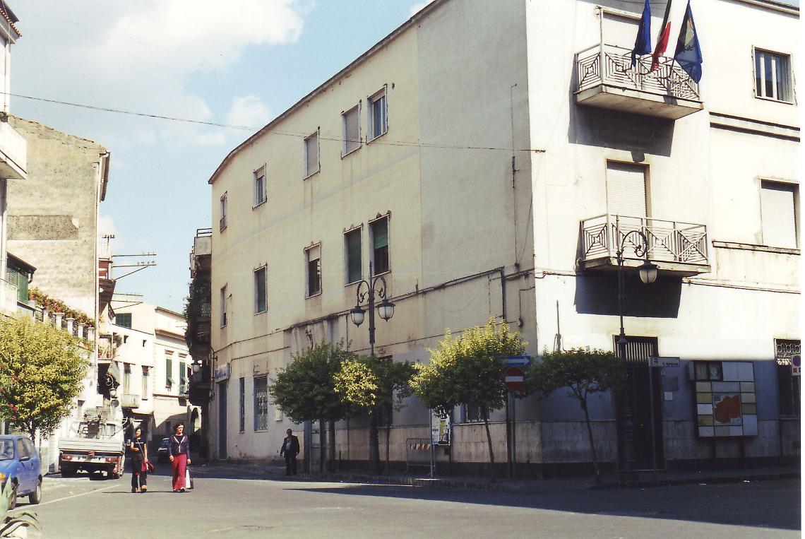 Appalti e rifiuti, arrestati l'attuale e l'ex sindaco