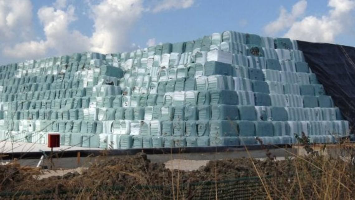 Rifiuti, il Consiglio d’Europa: allarme per ecoballe in Campania