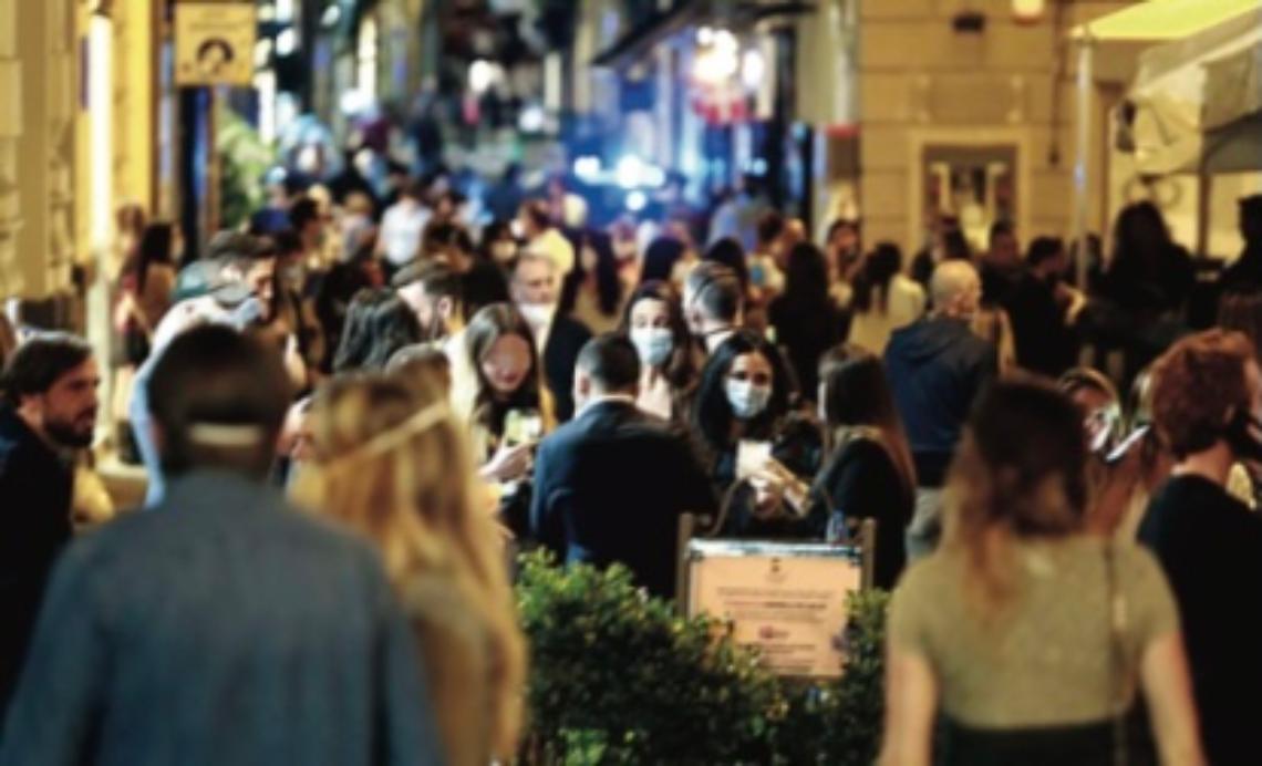 Da oggi coprifuoco a mezzanotte 