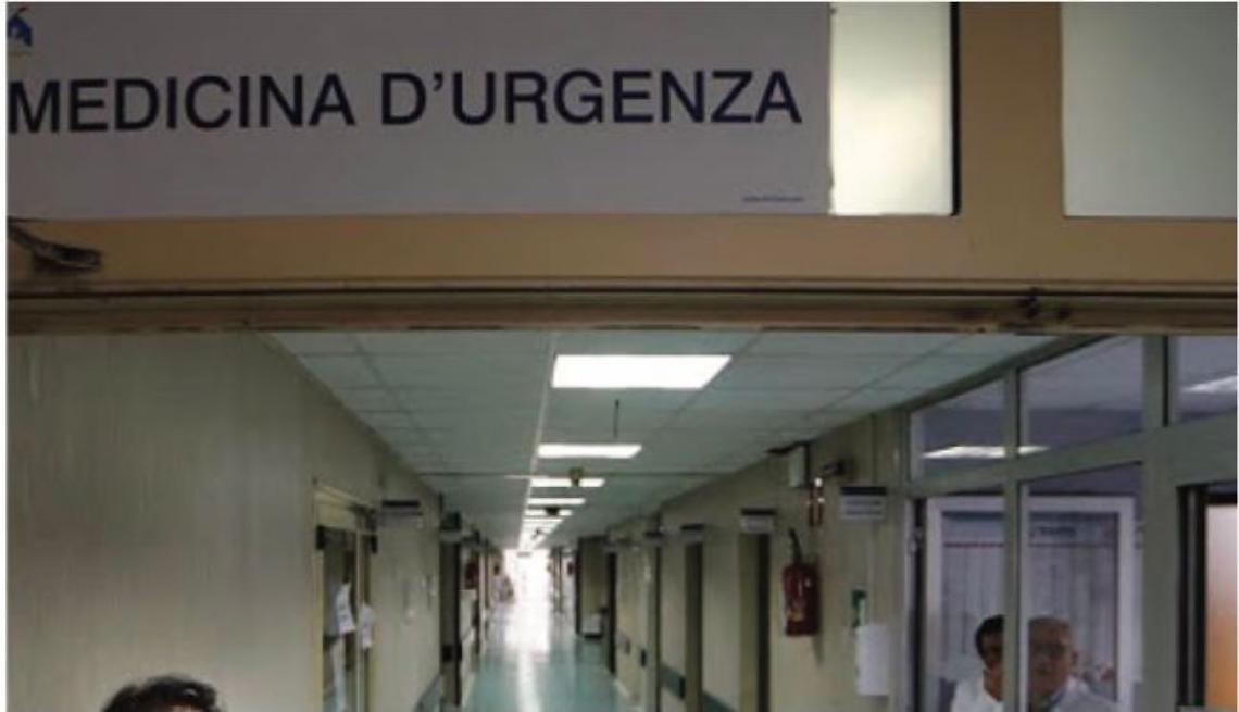 Muore 68enne al Cardarelli, i parenti minacciano i medici: otto denunciati