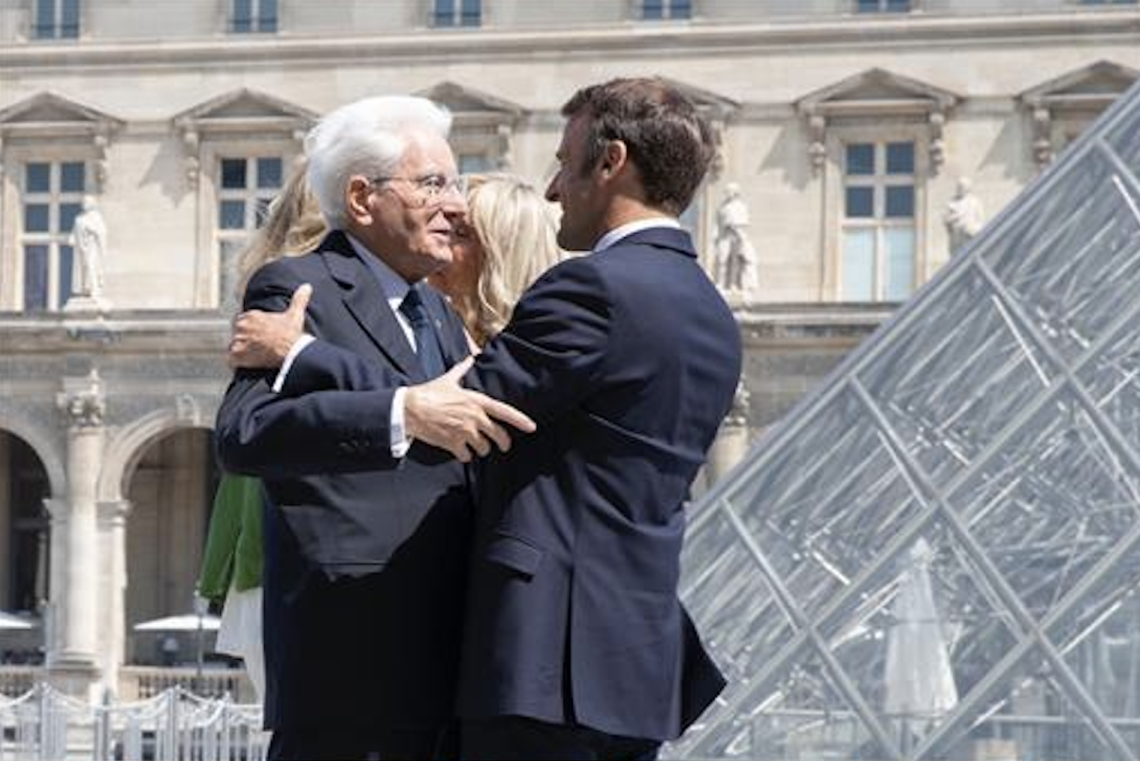 Mattarella e Macron al Louvre per l'inaugurazione della mostra “Napoli a Parigi"