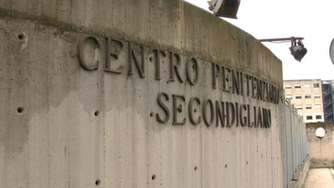 In carcere con 9 micro-telefonini nelle mutande, denunciate 2 donne
