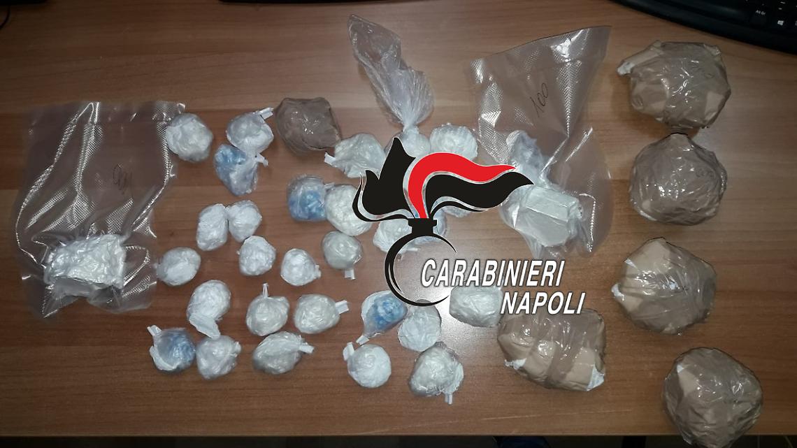 Castello di Cisterna, un chilo e mezzo di cocaina nel cassetto del comodino