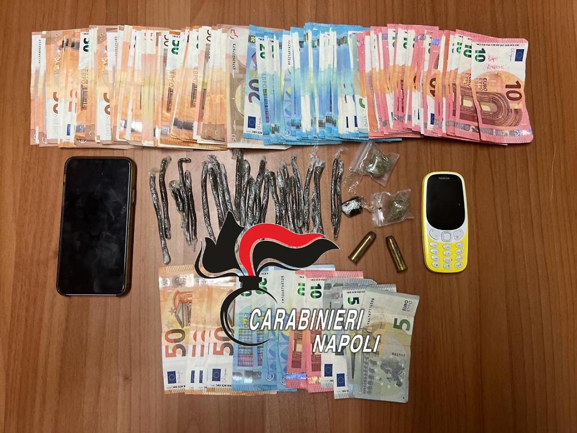 Sant'Anastasia, arrestato pusher con droga e 2 proiettili