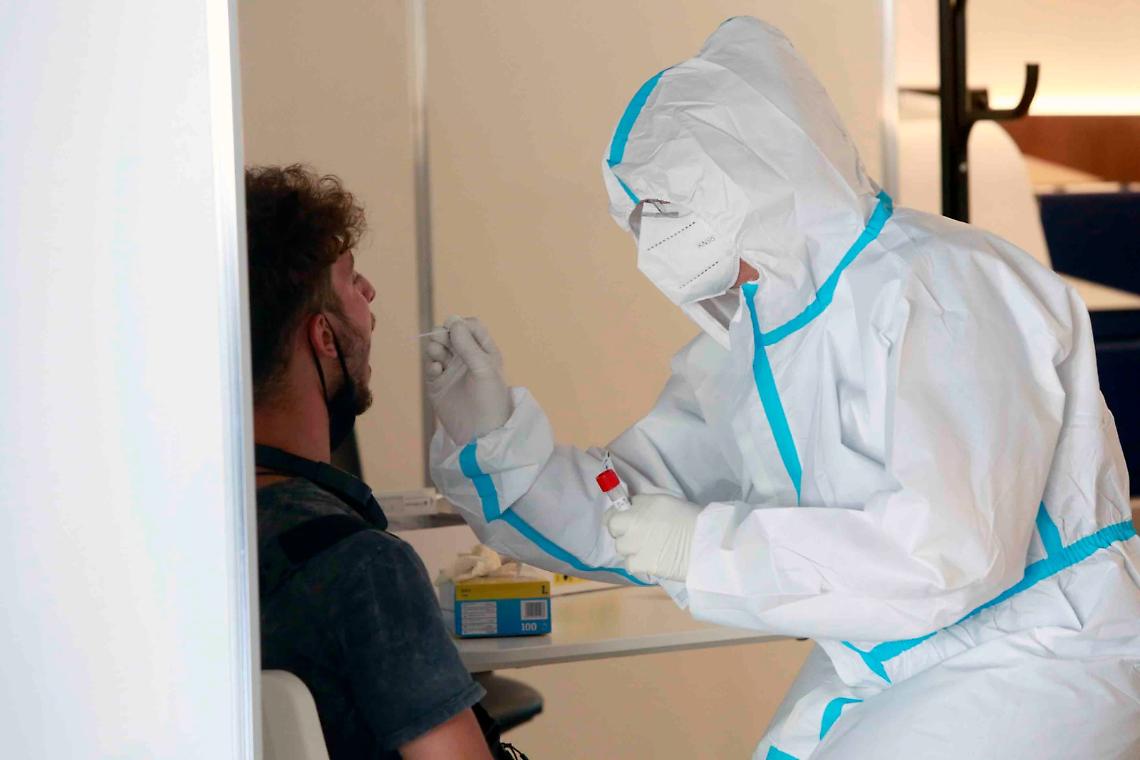 Coronavirus in Campania, boom di infetti: 218 nuovi positivi