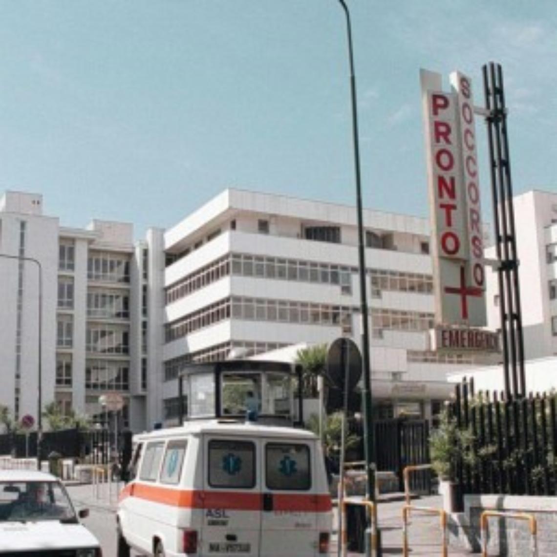 Cardarelli, bloccati i ricoveri in otto reparti