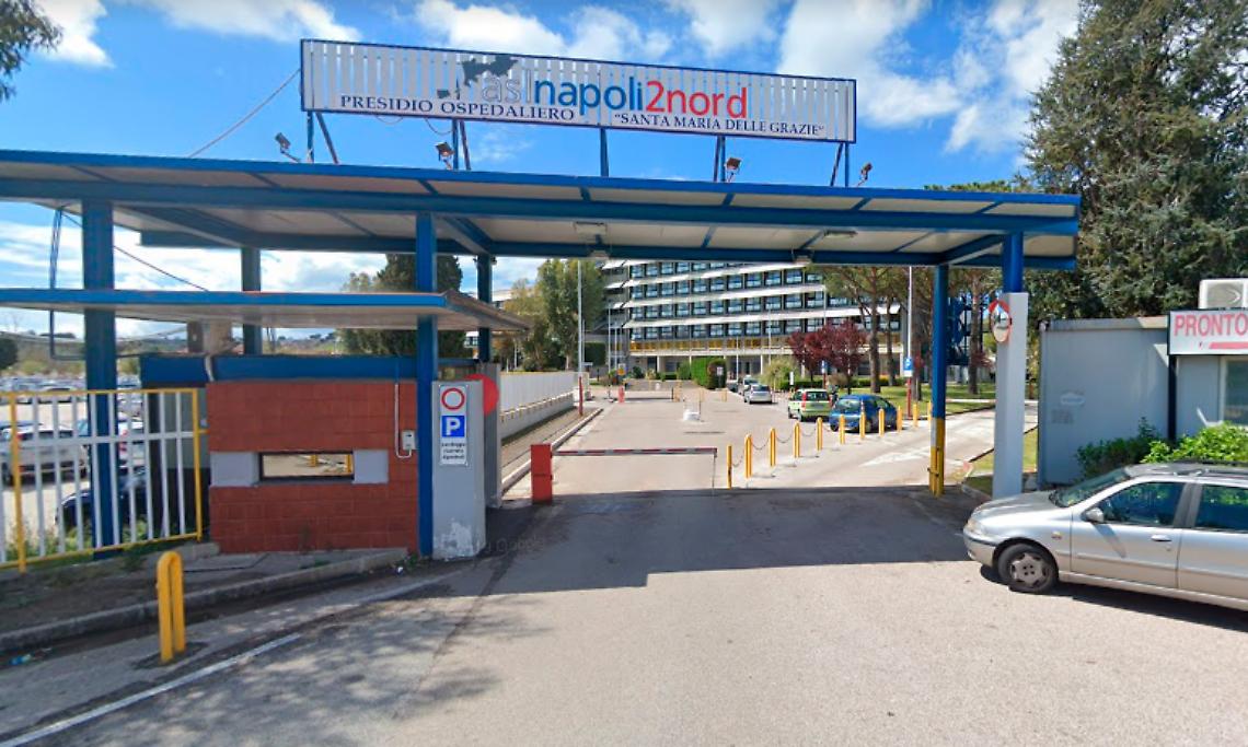 Ferito con due colpi di pistola all'addome e alla gamba