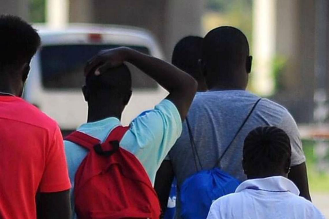 Agrigento, rivolta nel centro d'accoglienza: in fuga dalla quarantena