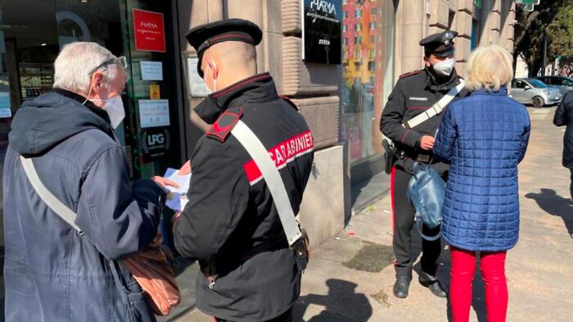 Novantenne truffato di 40mila euro: marito e moglie in manette