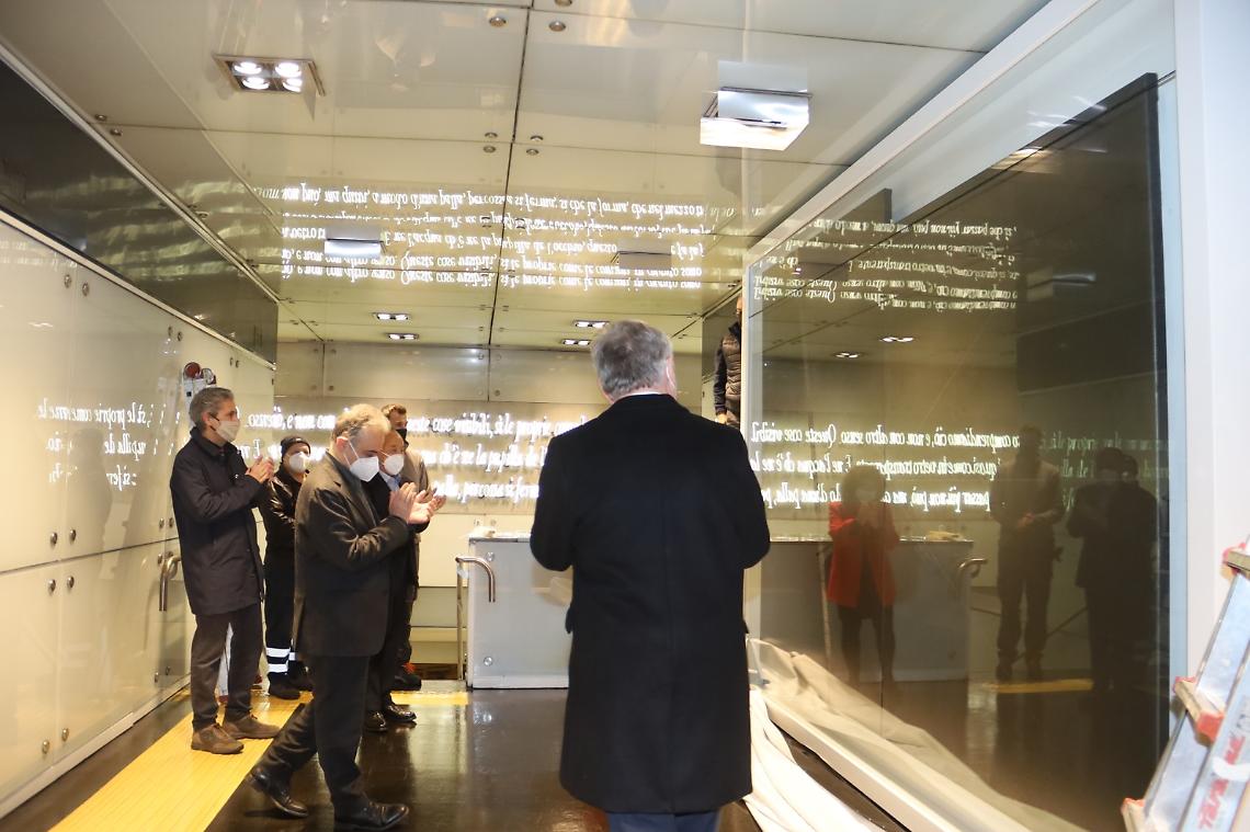 Metro 1, stazione Dante: tornano, restaurate, le opere di Carlo Alfano 