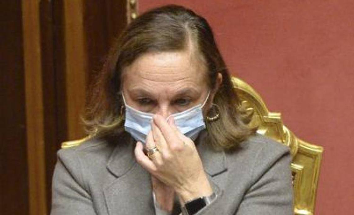 Lamorgese positiva, Bonafede e Di Maio in isolamento. Tampone per Conte