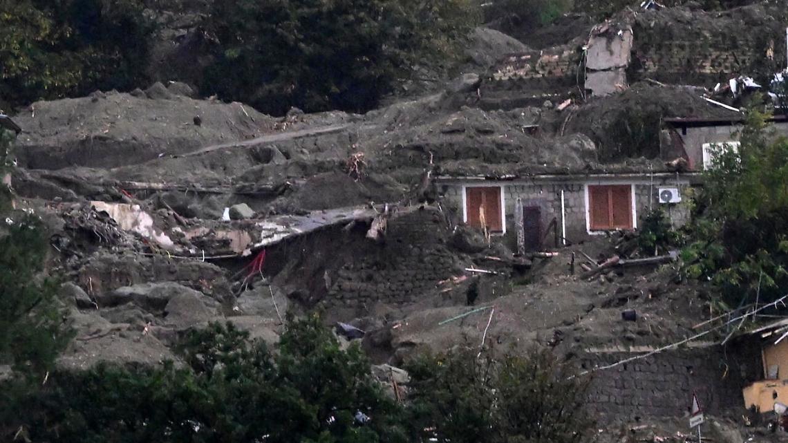 A Ischia è lutto cittadino, oggi l’estremo saluto a due vittime