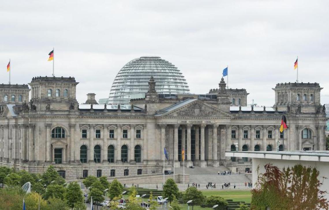 Germania, arrestati 25 estremisti di destra: pianificavano assalto al Bundestag